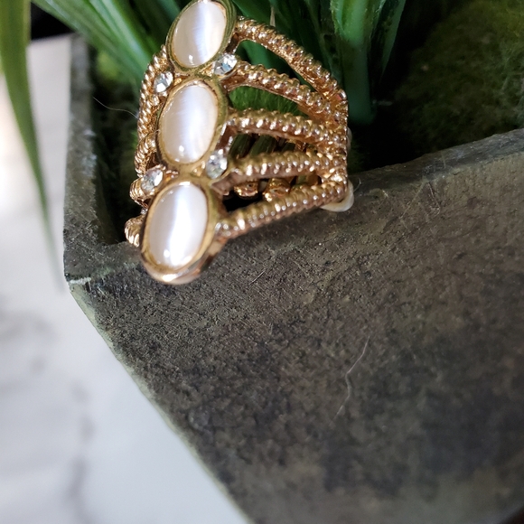 Gold Tone Stretch Ring with Moon Stones 💥3 for $24💥 - Picture 9 of 13